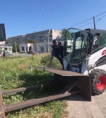 На Харківщині комунальники розробили пристрій для розмінування (відео)