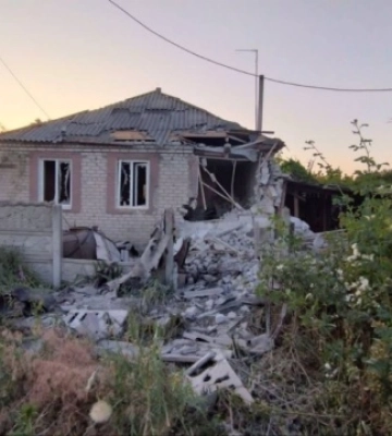 Донеччина: зранку ворог обстріляв Рай-Олександрівку, пошкоджені будинки і ЛЕП