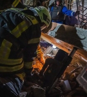 З-під завалів кафе у Краматорську дістали тіла вісьмох загиблих
