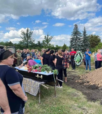 У Новгородківській громаді попрощались із загиблим воїном 