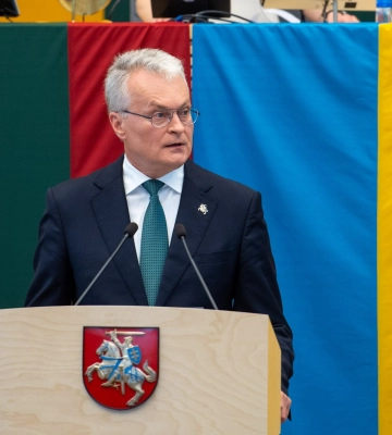 До Києва з неоголошеним візитом прибув президент Литви Науседа