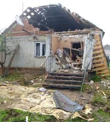 Пошкоджені будинки, літня кухня, гараж: у поліції відкрили кримінальне провадження щодо наслідків обстрілів Сумщини
