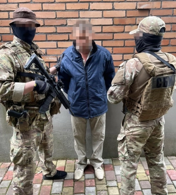 СБУ по &quot;гарячих слідах&quot; затримала коригувальника  ракетного удару РФ по кафе Краматорську, внаслідок якого загинули 9 осіб. Фото