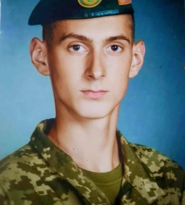 Боронили Україну до останнього подиху: на Волині рідним двох молодих Героїв вручили відзнаки