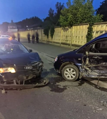 На перехресті у Рівному зіткнулись два авто: був травмований