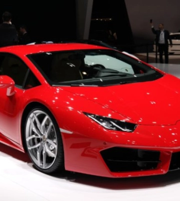 В Киеве эвакуатор забрал Lamborghini за $300 000 за нарушение ПДД, фото