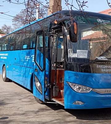В Криворожский район передали два вакцинальных автобуса
