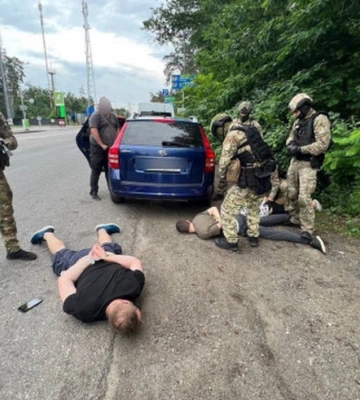 Автомати, гранатомети, боєприпаси: на Київщині викрили професійних торговців зброєю