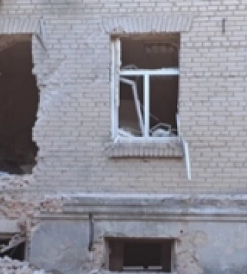 Окупанти за добу випустили 12 снарядів по Херсону, є поранені
