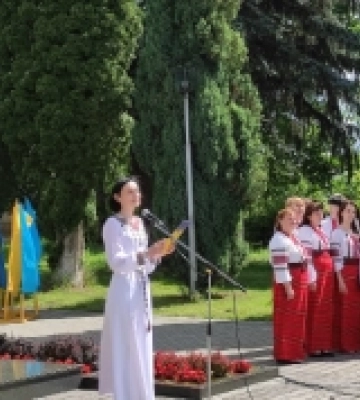 Буськ: у місті відзначили 27-му річницю Конституції України