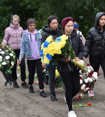 Ворожа куля обірвала молоде життя: на Волині попрощалися із Героєм Денисом Лук&amp;#039;янчуком