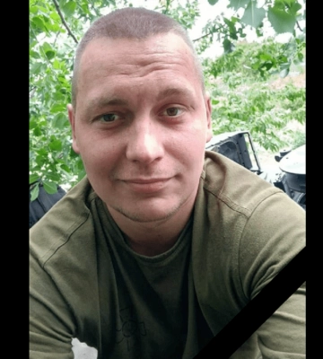 Його молода дружина стала вдовою. У лютому бою під Пологами загинув Олег Бортюк з Дніпропетровщини