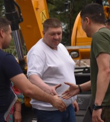 За підтримки міжнародних партнерів двом громадам Миколаївщини передано спеціалізовану техніку