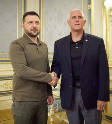 Зеленский рассказал о встрече с сенатором Майком Пенсом