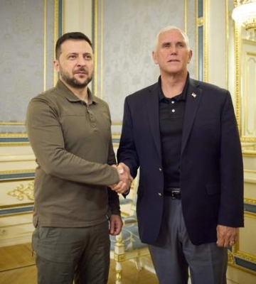 Пенс відвідав Бучу та Ірпінь