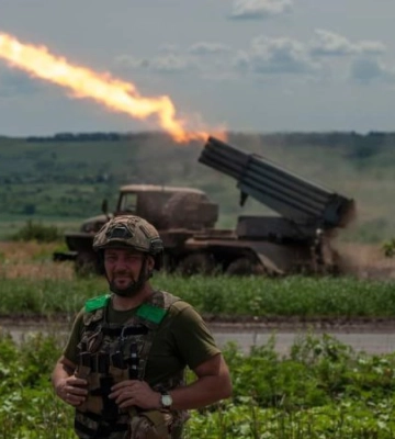 Сили оборони успішно наступають на Мелітопольському і Бердянському напрямках та вибивають ворога з позицій на флангах Бахмуту, - Генштаб