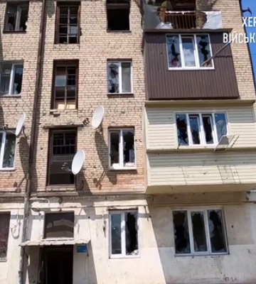 Россияне утром обстреляли Херсон и одно из сел области. Раненые пожилые люди