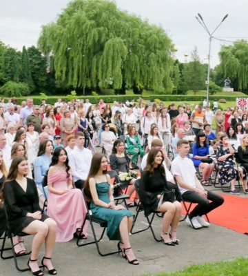 З усіх трьох предметів - по 200 балів: випускниця з Волині отримала унікальний результат мультитесту