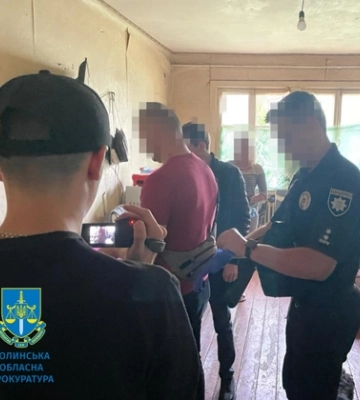 Волинянина, який видурював гроші нібито на лікування військових, взяли під варту