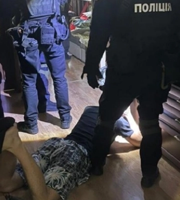 Понад 200 потерпілих: у Києві чоловік розбещував дітей і продавав порнографію за кордон