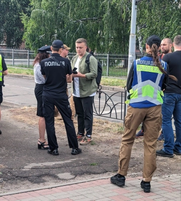 У Черкасах прихожани московської церкви напали на журналіста 18000 та пошкодили техніку (ФОТО)