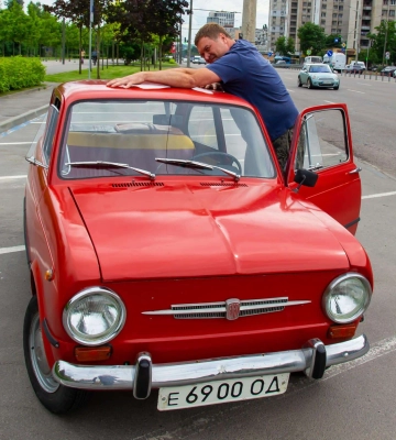 До музею &quot;Машини часу&quot; на реставрацію прибув цікавий автомобіль 