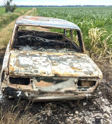 На Полтавщині знайшли рештки тіла людини в згорілому автомобілі