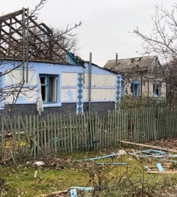 Напівзруйнована Любомирівка з Миколаївщини: історії людей, у яких війна забрала майже все