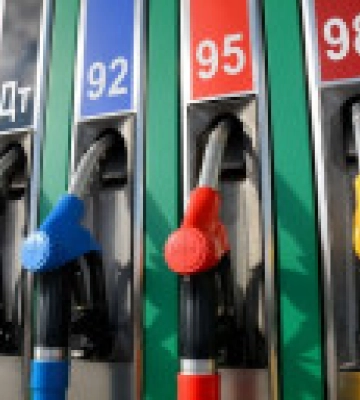 Завтра зростуть ціни на пальне: у столиці на АЗС вишикувались черги
