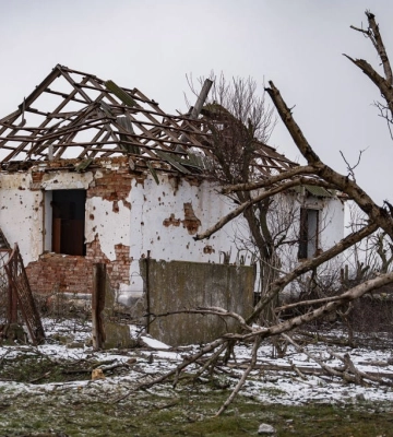 Россияне обстреляли жилой дом под Херсоном: там была семья с 6-летним ребёнком