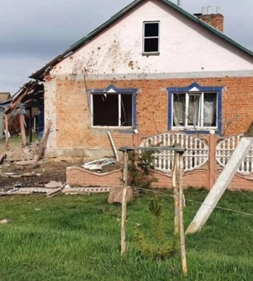 Росіяни обстріляли з артилерії зруйноване ними село на Харківщині
