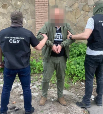 Наводив російські ракети на заводи Миколаєва і «полював на Бредлі»: затримали ворожого інформатора
