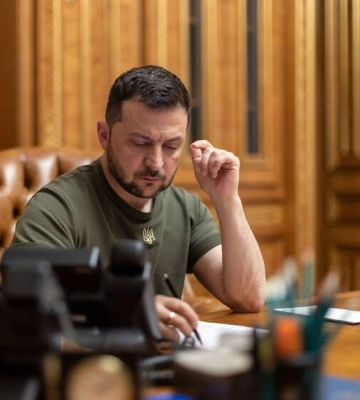 Зеленский уволил четырех глав районных администраций Киева
