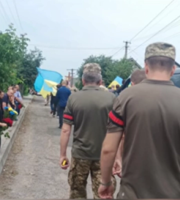 Не вийшов з коми: у Луцькому районі сотні людей зустріли 24-річного Героя Владислава Ксьондза
