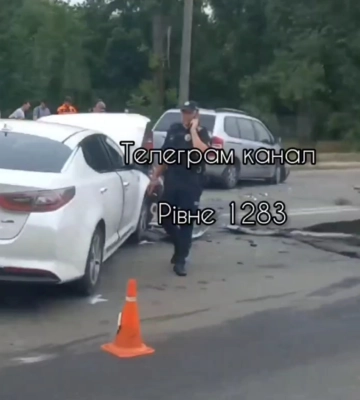 Аж зім&#039;яло: у Рівному - чергова ДТП (ВІДЕО)