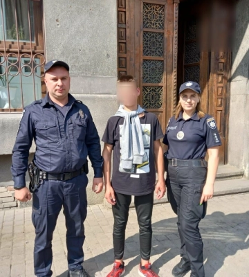 Поліція дізналася, хто викрав та спалив автівку ВАЗ на Львівщині, - ФОТО