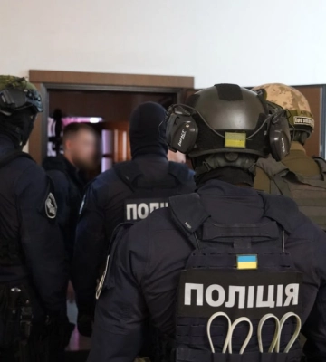 Столичні поліцейські припинили діяльність організованої групи наркозбувачів, які організували «бізнес» з багатомільйонним&amp;hellip;