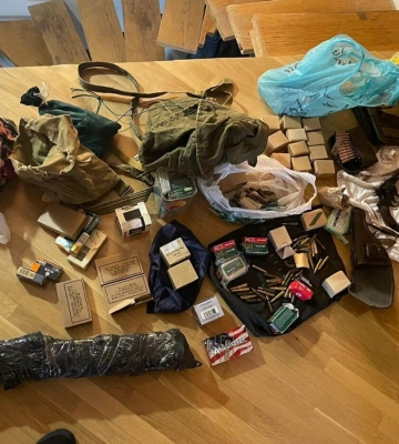 У лісника на Львівщині виявили схрон зі зброєю та боєприпасами, - СБУ. ФОТОрепортаж