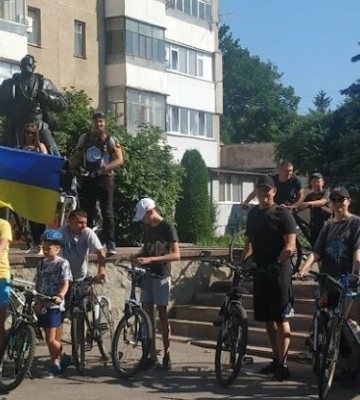 У Миргороді на Полтавщині провели велопрогіб на честь Дня конституції України