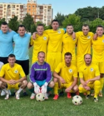 Футболісти-атомники здобули чергову перемогу