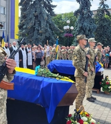 Ковель велелюдно попрощався з захисниками Олександром Філоном і Русланом Ілюшиком