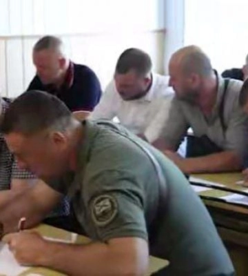 В &quot;Народное ополчение&quot; Мелитополя насильно загоняют чиновников-предателей 