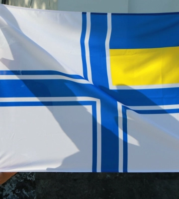 В Одесі урочисто підняли прапор ВМС України