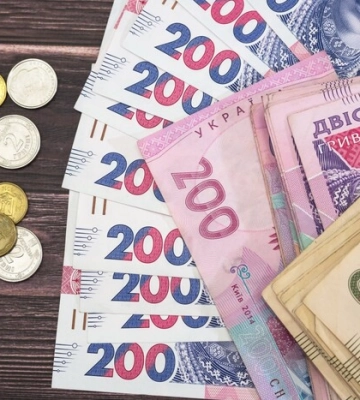 Пенсія і соцвиплати одночасно: хто з українців може отримати допомогу від держави