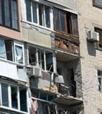 Війська РФ обстріляли житловий квартал Херсона: є поранений