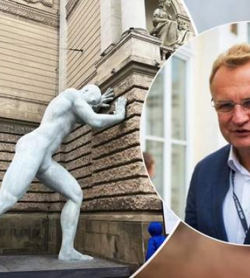 Символизм украинского воина, – Садовый рассказал о скульптуре у Оперы во Львове