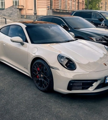 В Україні помітили новий спорткар Porsche за 7,3 млн. гривень