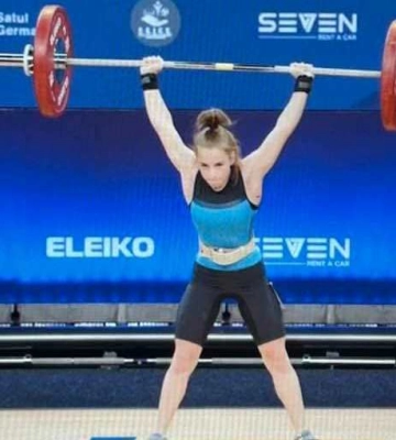 Золота медаль та два рекорди: волинська важкоатлетка тріумфувала на чемпіонаті Європи
