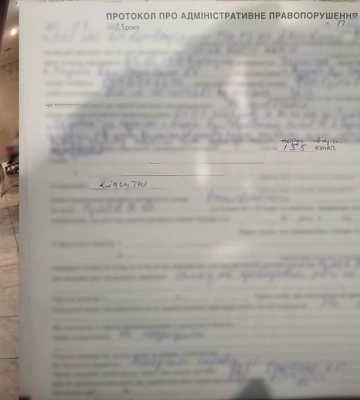 Під Києвом дівчину виштовхали з кафе за зауваження щодо музики Лепса, який підтримує війну проти України