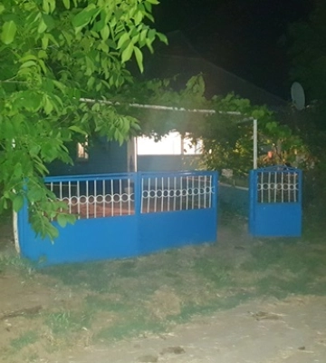 В Одесской области мужчина едва не заколол ножницами и вилкой женщину и ребенка